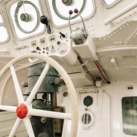 Reddingsboot Harlingen Boat 호텔 외부 사진